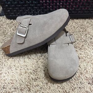 Universal threads size 6 women’s Betsy clog mules new without tags